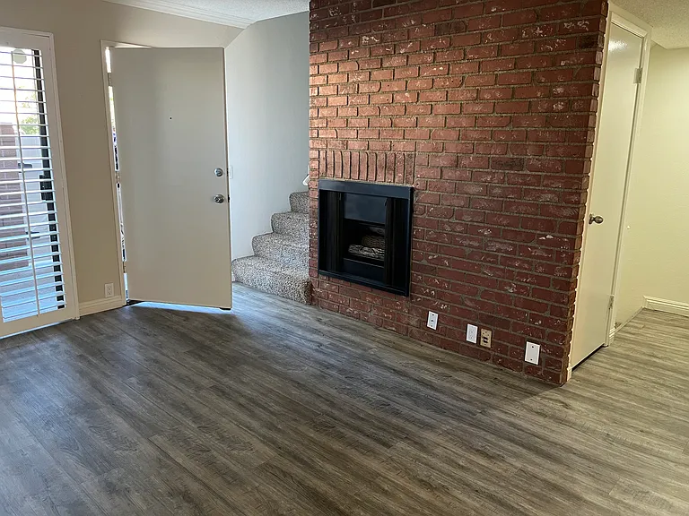 Franklin Townhomes — Photo 7