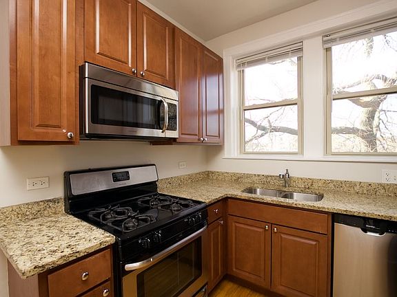 4th image of 2434 W Fargo Ave #4