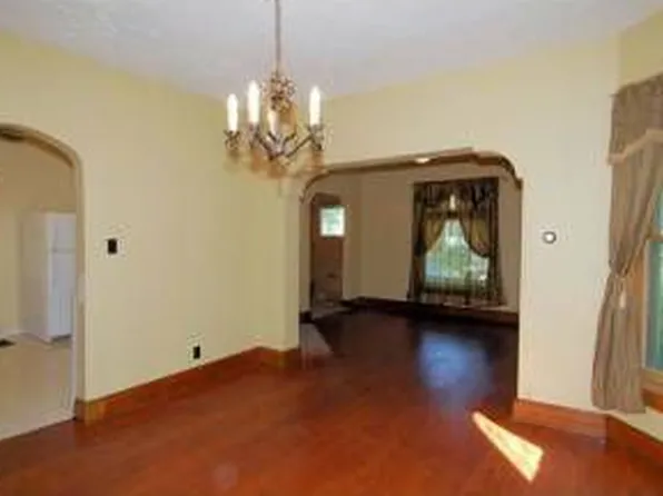 943 N 34th St, Milwaukee, WI 53208