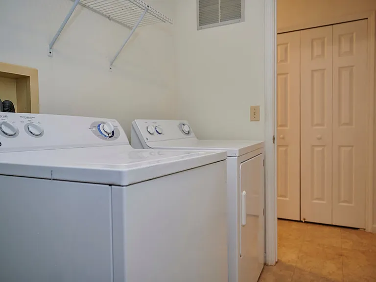 Grand Bay Apartments and Townhomes — Photo 15