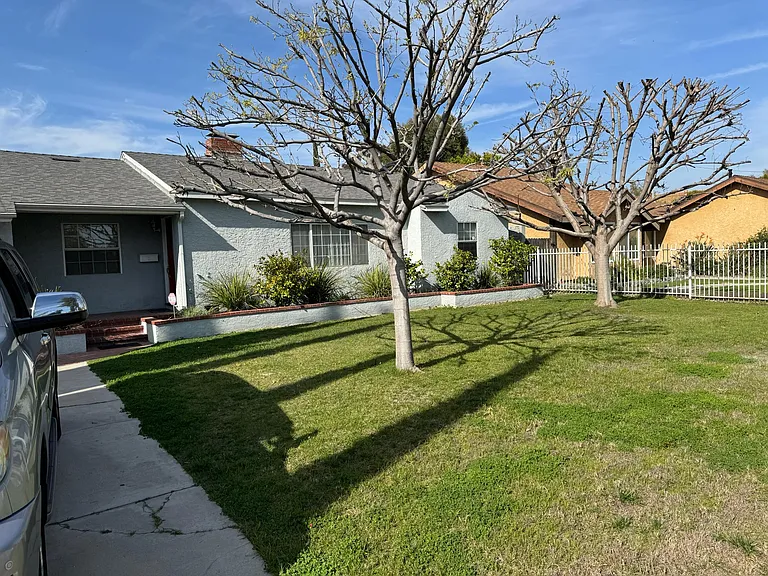 12411 Kittridge St — Photo 5