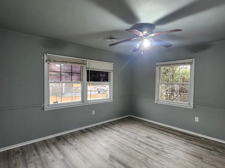 21 Sussex Dr — Photo 11