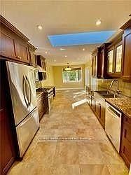 4th image of 812 Bexhill Rd