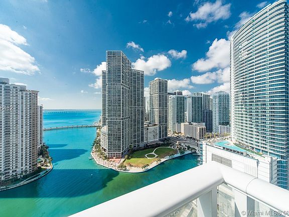 2nd image of 300 S Biscayne Blvd APT 2002