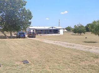 3300 Raindrop Dr, Alvarado, TX 76009