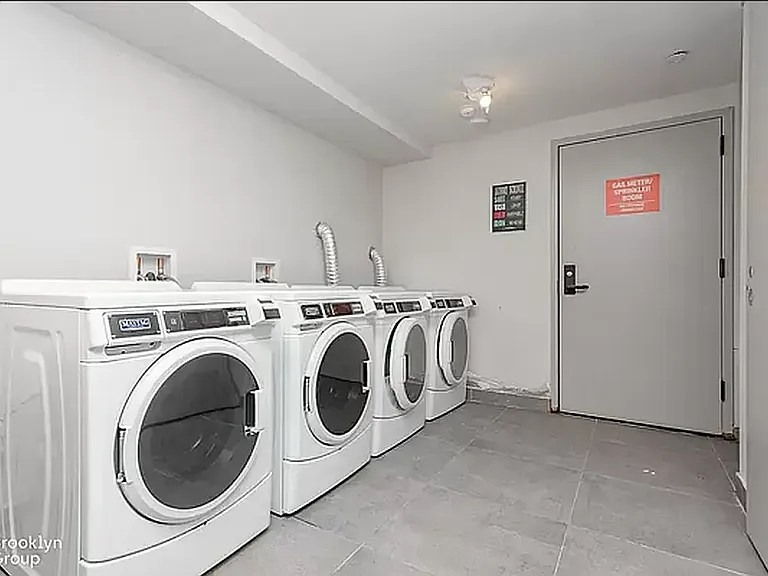 56 Box St #4A — Photo 9