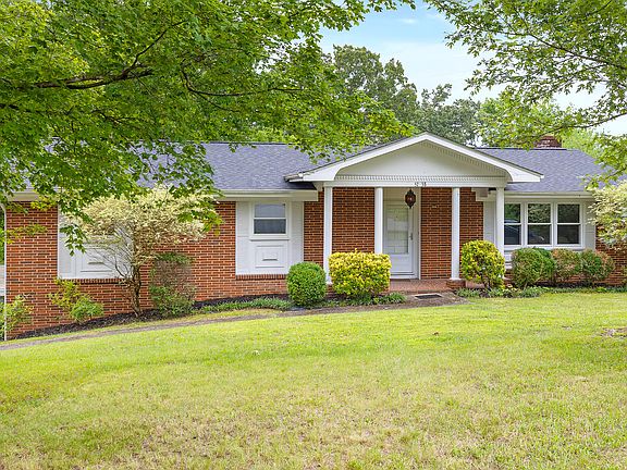 4th image of 5738 Garrett Dr