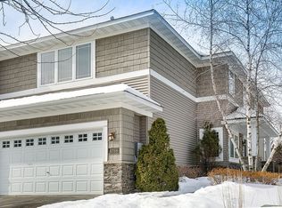 9768 Cupola Ln, Eden Prairie, MN 55347