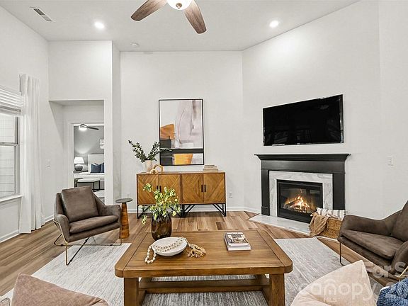 5th image of 10883 Sparkle Creek Dr