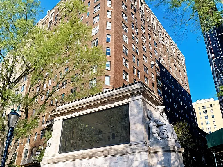 290 Riverside Dr #15V — Photo 13