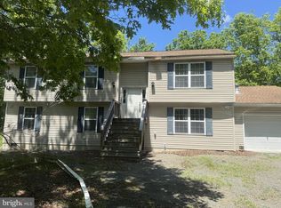 5472 Gingerbread Ln, East Stroudsburg, PA 18302