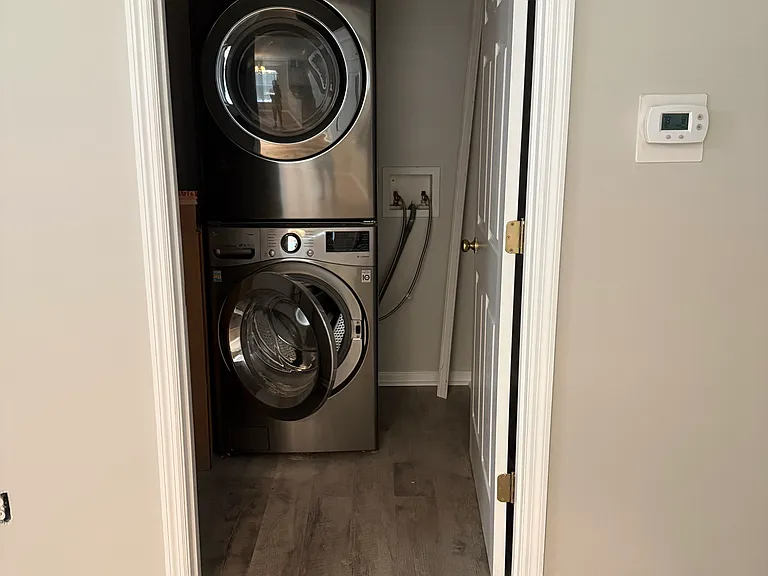 98 Stewart Pl — Photo 6