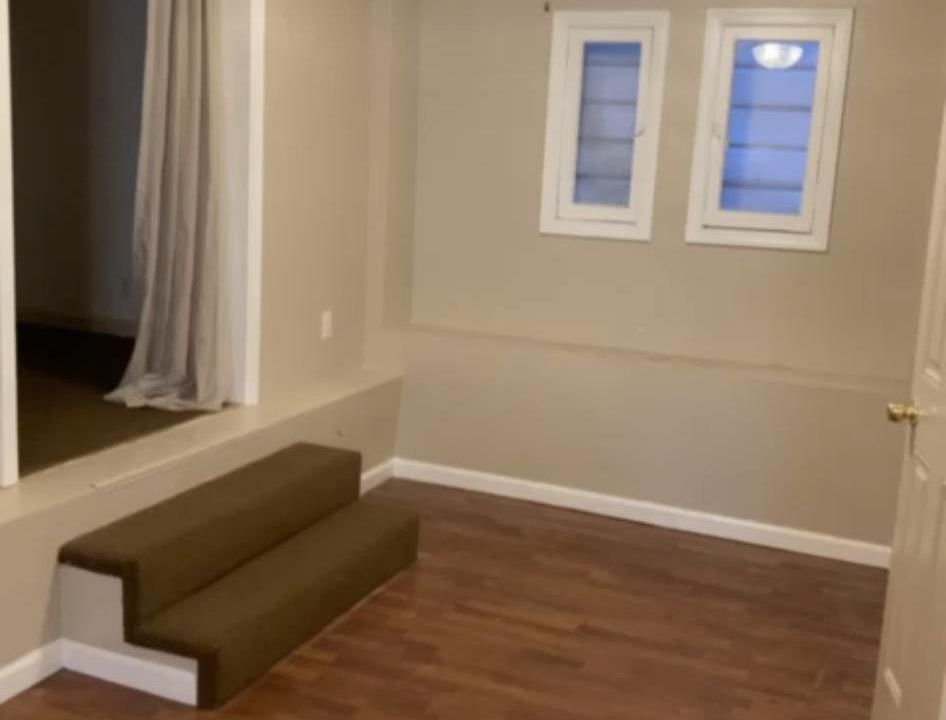 2nd image of 1655 York St #1