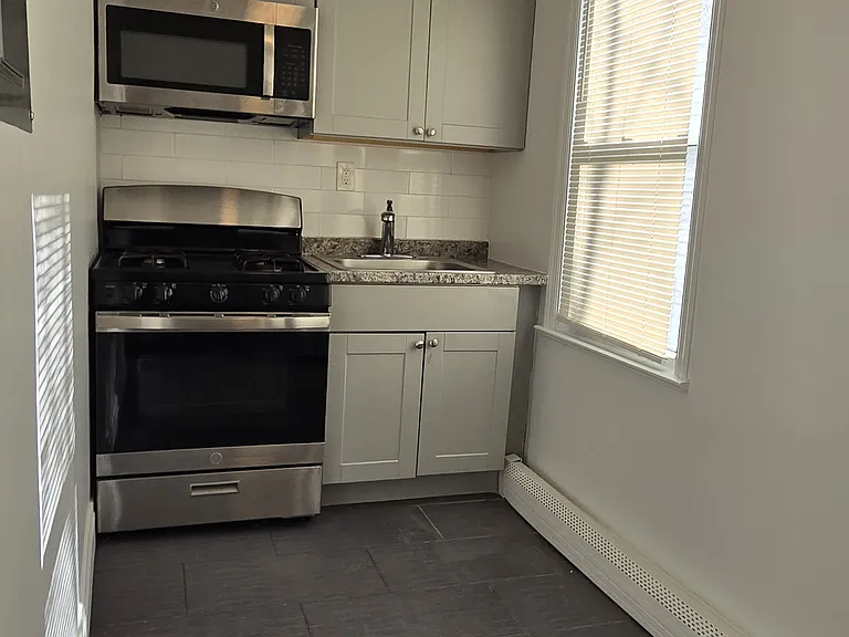 365 2nd Ave #1 — Photo 2