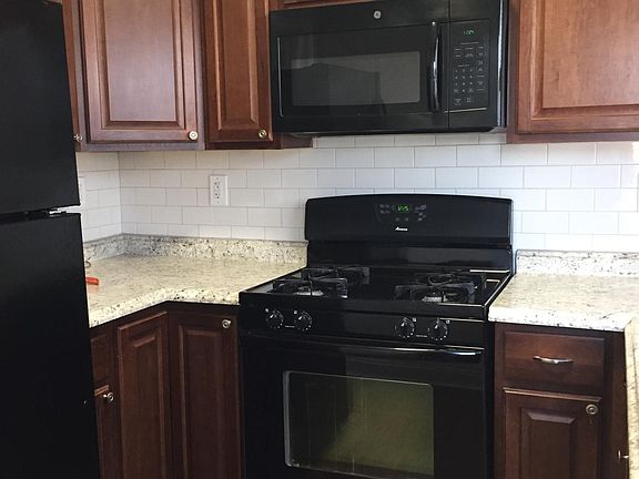 5th image of 136 E 237th St Floor 2