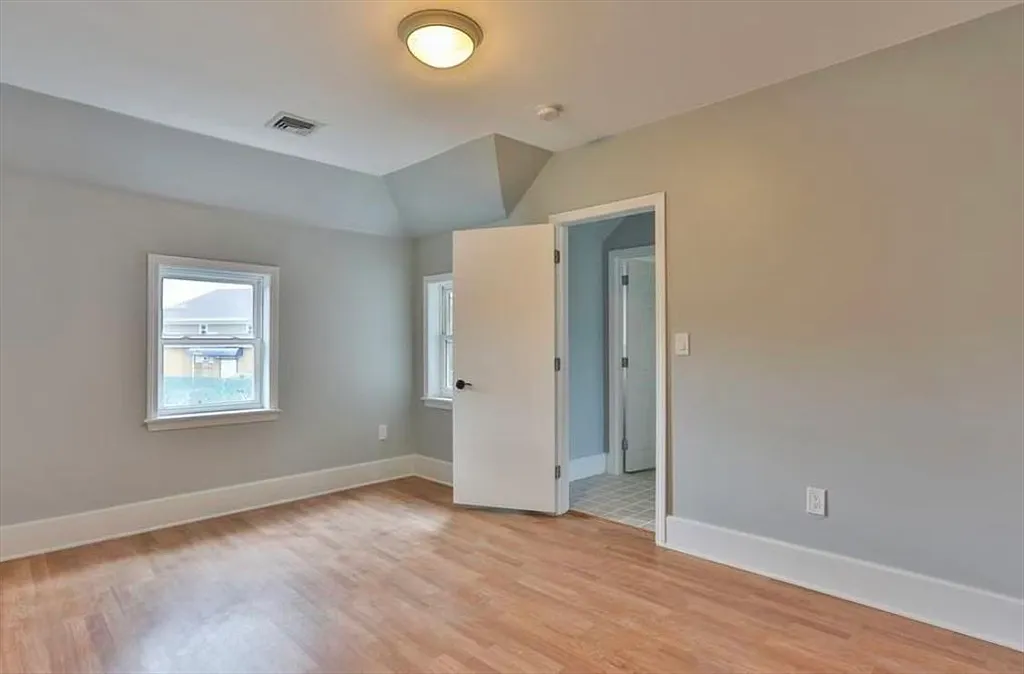 2 bed, 2.0 bath, 902 sqft, $2,500 — Photo 1