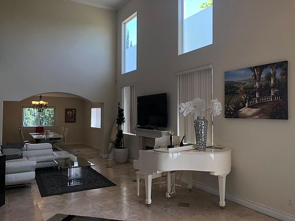 2nd image of 10657 N Hillrose Cir
