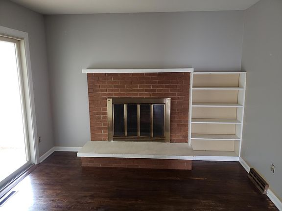 4th image of 6920 Ardelle Dr