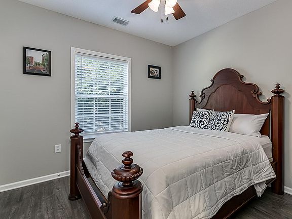 5th image of 324 McKenna Cir Unit 324