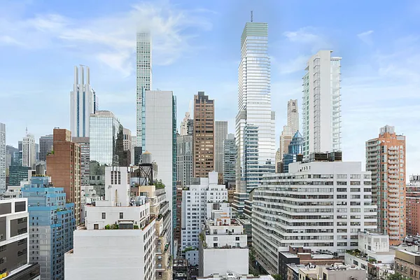 Sold by Sotheby's International Realty | media 2