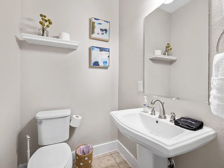 2215 Katy Ln #D — Photo 19