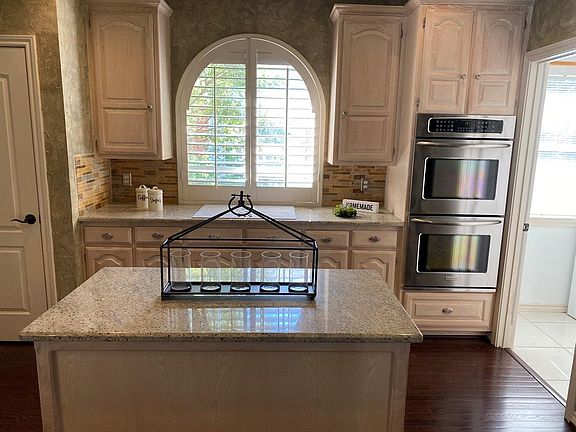 2nd image of 3536 Briargrove Ln