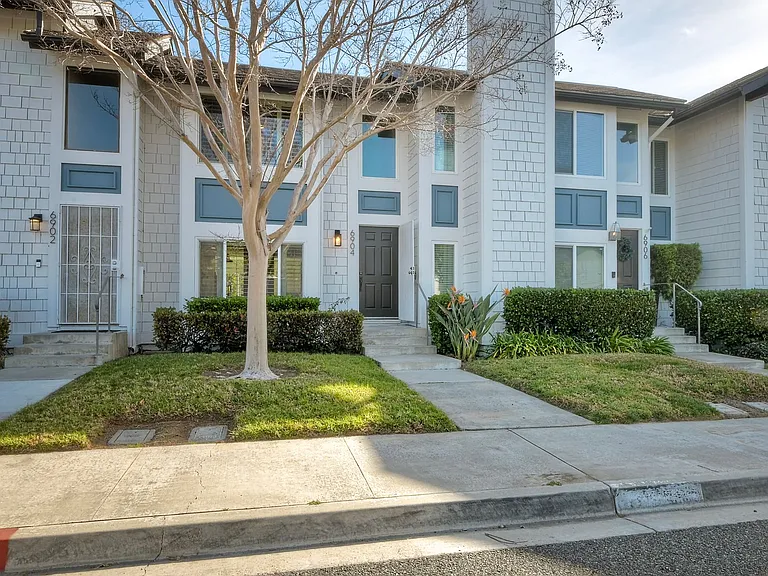 6904 Carnation Dr — Photo 24