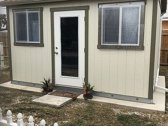 Home Office or Craft Shed