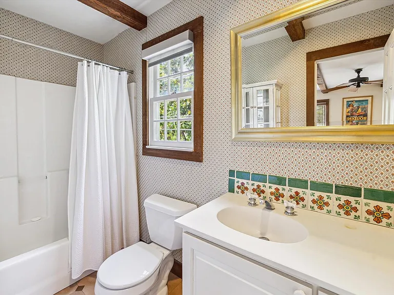2510 Locke Ln — Photo 29