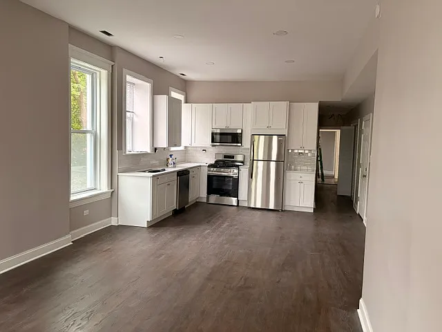 4650 N Paulina St #3E — Photo 2