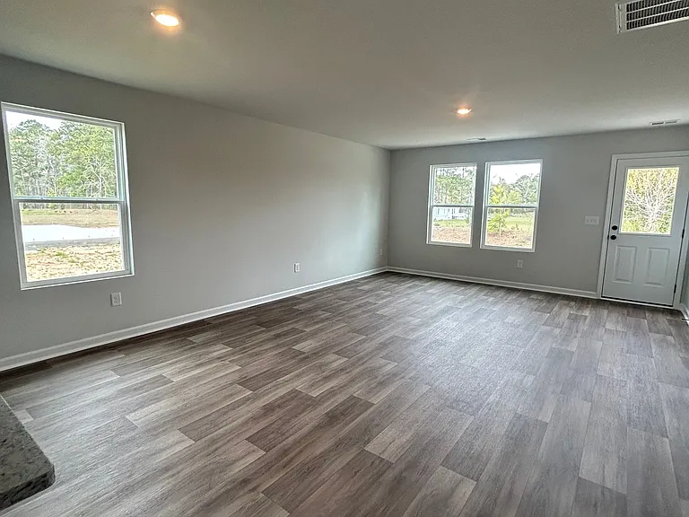 321 Sweet Vernal St — Photo 4