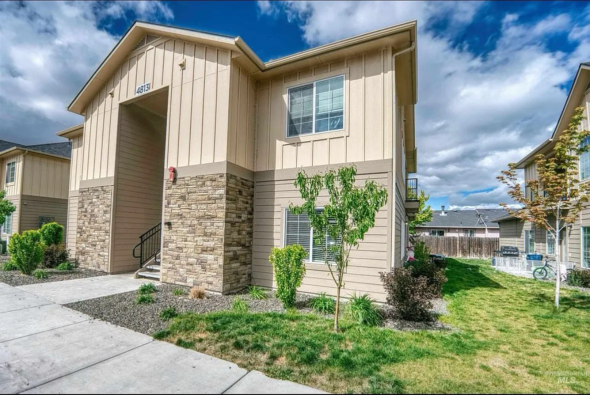 4813 Continental Ln — Photo 2