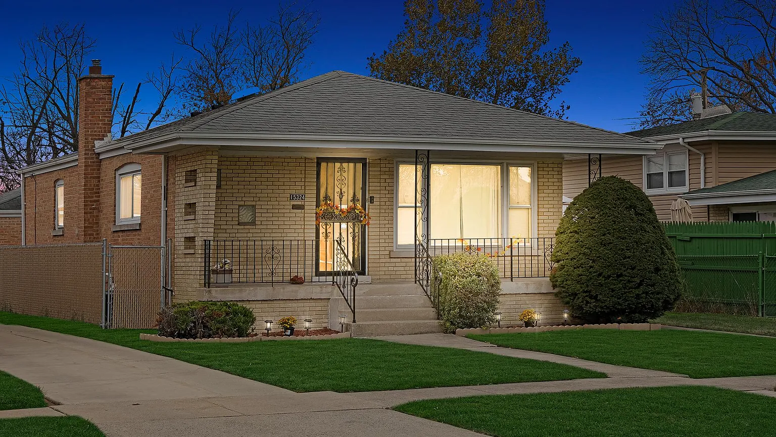 15324 Oak St photo 1