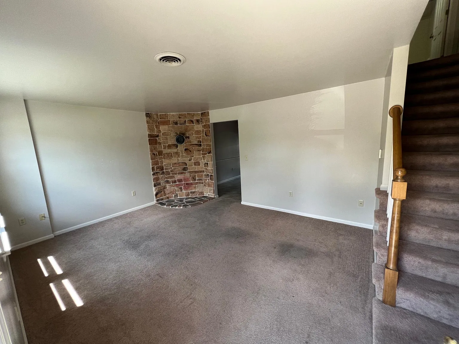 2 bed, 1.5 bath, 1742 sqft, $1,495 — Photo 3