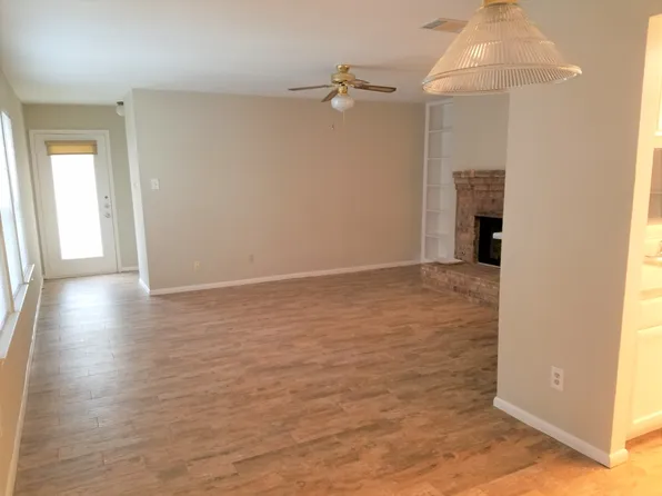 7825 Beauregard Cir APT 22, Austin, TX 78745