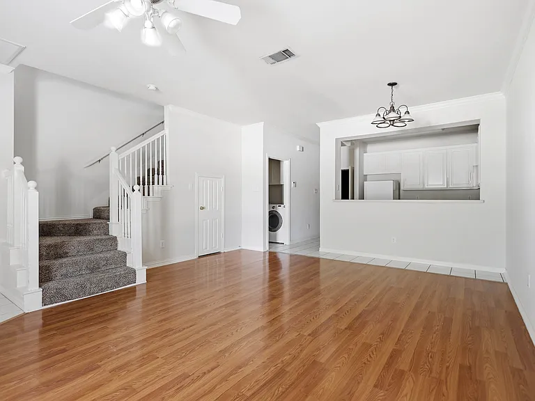 121 Wildwood Ct #200 — Photo 9