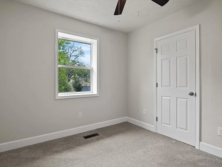 209 W Osceola St #A — Photo 8