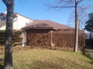 10207 Oak Branch Ln, Dallas, TX 75227