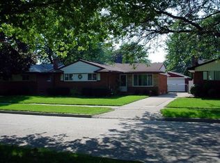 30221 Blossom St, Roseville, MI 48066