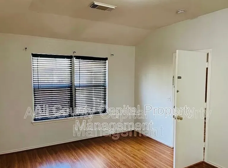 15004 Antique Finish Dr #15004 — Photo 6