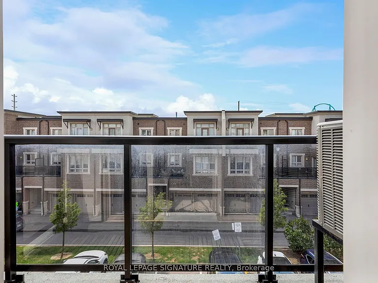 105 Kayla Cres E #18 — Photo 25