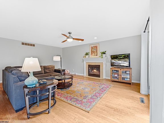 3rd image of 1268 Kings Rd
