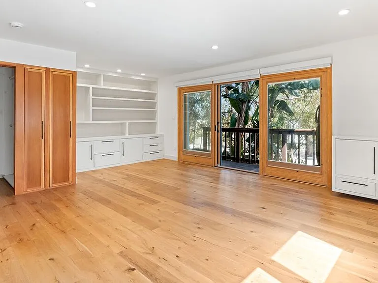 33 E Reef St #4 — Photo 20