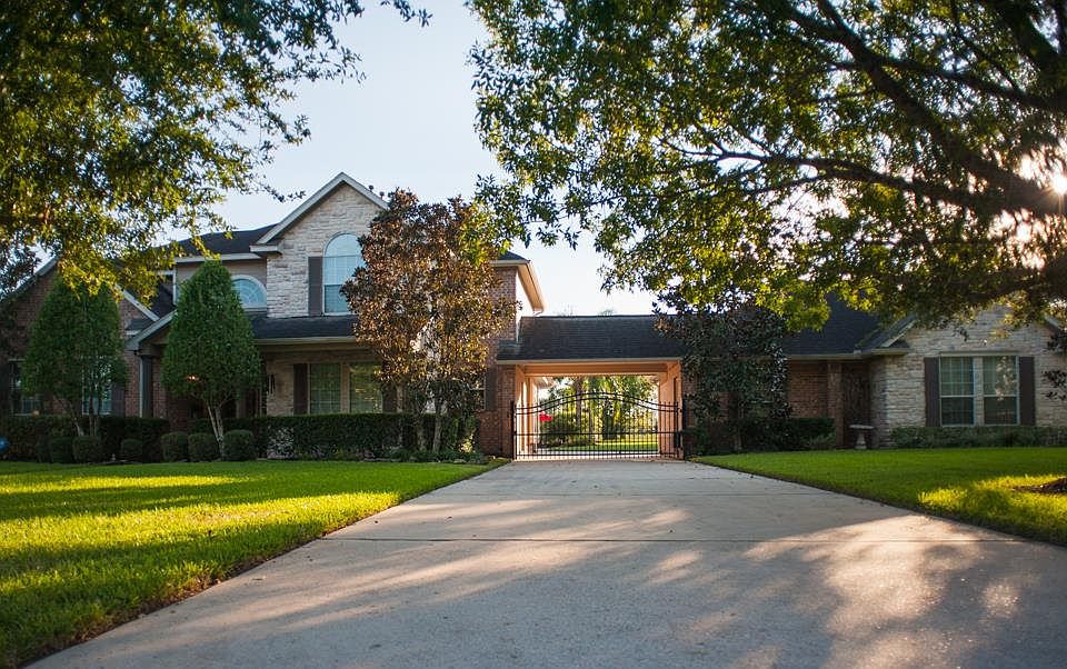 1st image of 1606 W Pine Branch Dr