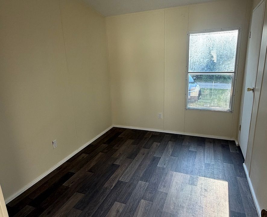 1st image of 161 Gibson Cir #31