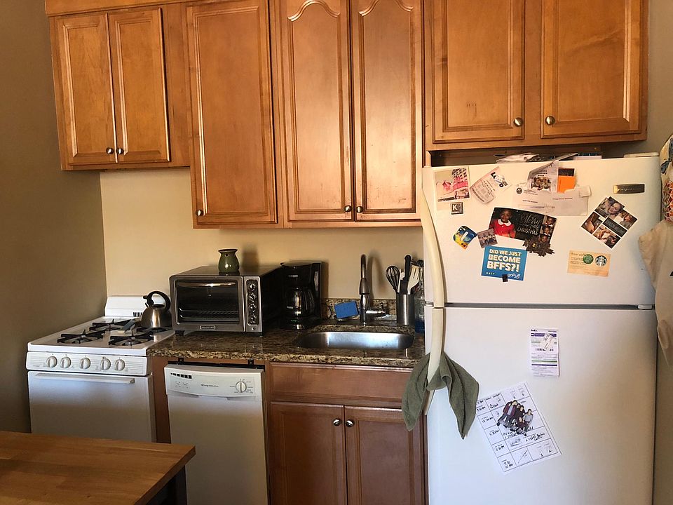 1st image of 4755 N Sawyer Ave