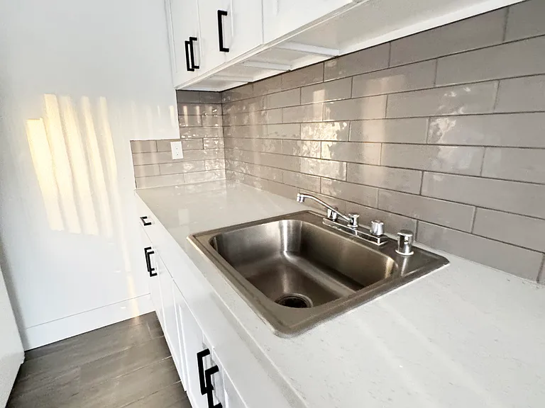 Walnutwood Apartments — Photo 25