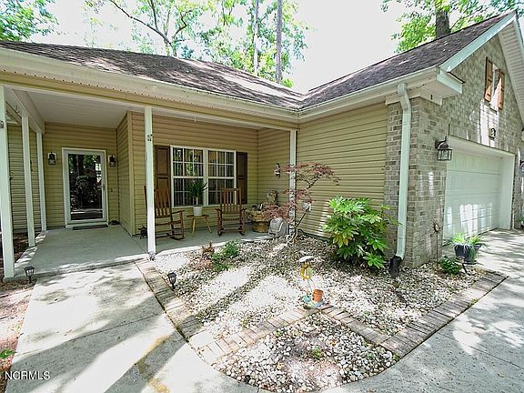 3rd image of 8 Northwest Drive