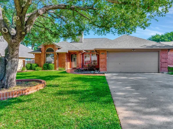 7513 Dana Ln, Fort Worth, TX 76182