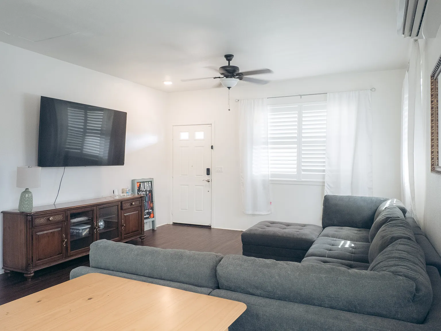 3 bed, 2.5 bath, 1743 sqft, $5,500 — Photo 2